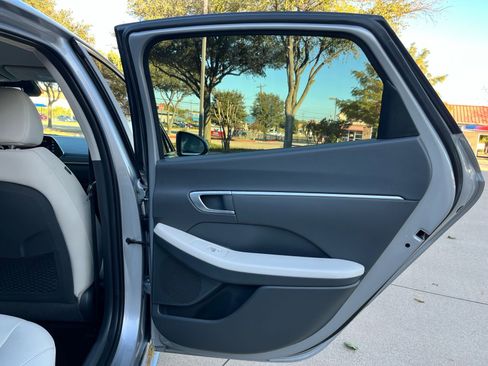 Used 2023 Hyundai Sonata SEL image 18