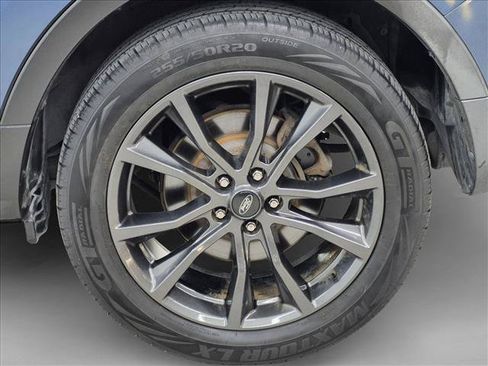 Used 2018 Ford Explorer XLT w/ Equipment Group 202A FWD image 25