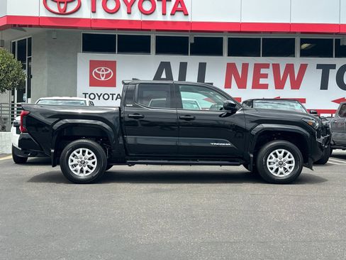 Used 2026 Toyota Tacoma SR5 RWD image 6