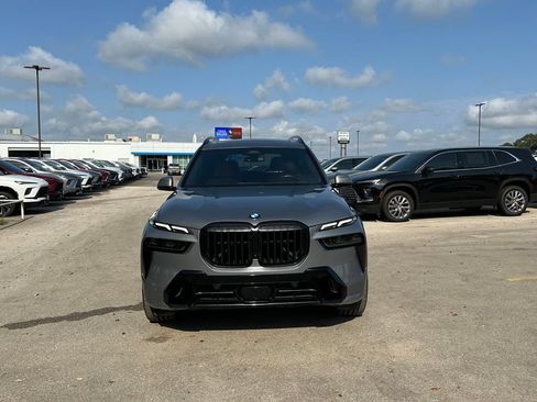 Used 2024 BMW X7 xDrive40i w/ M Sport Package AWD/4WD image 2