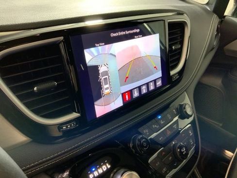 Used 2023 Chrysler Pacifica Limited w/ Uconnect Theater Family Group AWD/4WD image 21