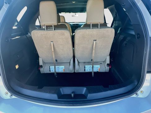 Used 2016 Ford Explorer XLT w/ Equipment Group 202A AWD/4WD image 31