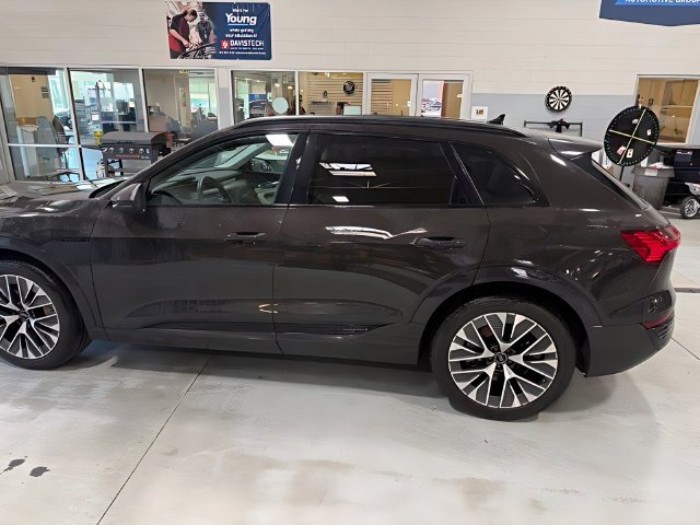 Used 2024 Audi Q8 e-tron Prestige w/ Prestige Package AWD/4WD image 9