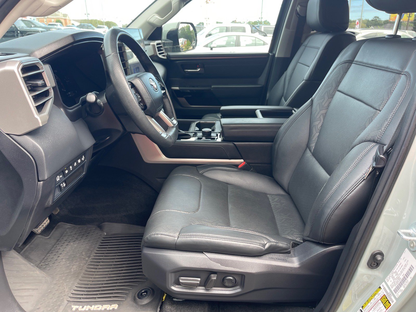 Used 2024 Toyota Tundra Limited AWD/4WD image 10