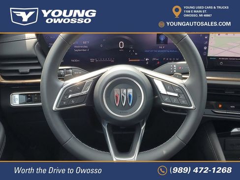 Used 2025 Buick Envision Avenir AWD/4WD image 27