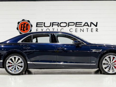 Used 2021 Bentley Flying Spur W12 image 6