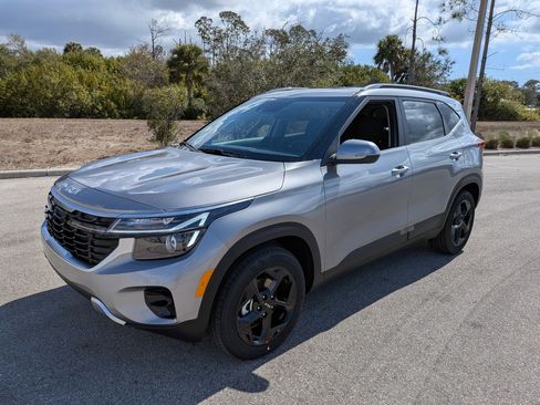 New 2026 Kia Seltos EX FWD image 9