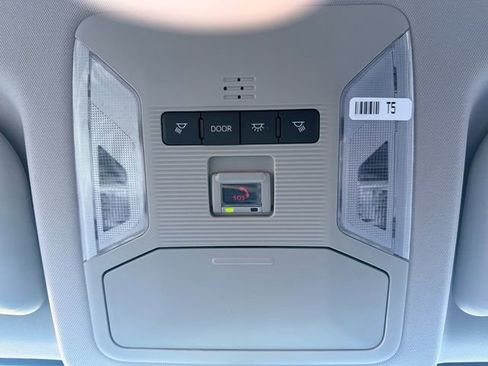 Certified 2025 Toyota RAV4 LE image 21