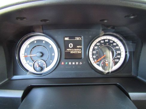 Used 2019 RAM 1500 Express AWD/4WD image 12