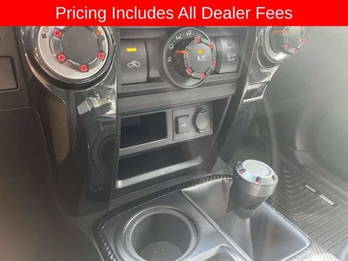 Used 2021 Toyota 4Runner Venture w/ Moonroof Package AWD/4WD image 33