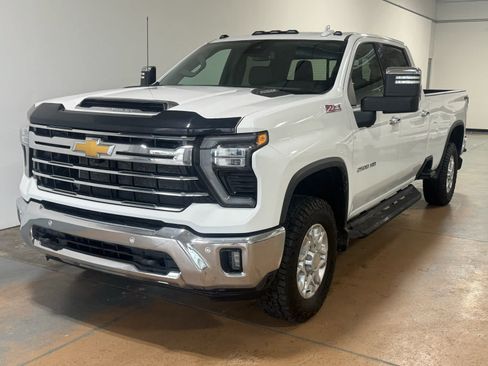 Used 2025 Chevrolet Silverado 2500 LTZ w/ LTZ Convenience Package AWD/4WD image 1