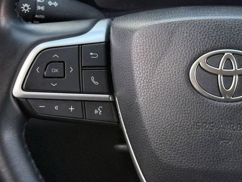 Used 2025 Toyota Grand Highlander XLE image 14