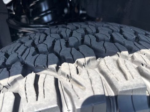 Used 2024 Ford Bronco Raptor w/ Interior Carbon Fiber Pack 6 AWD/4WD image 39