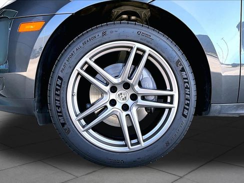 Used 2019 Porsche Macan AWD/4WD image 11