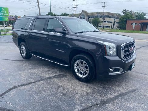 Used 2018 GMC Yukon XL SLT w/ Open Road Package AWD/4WD image 2