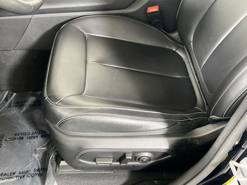 Used 2023 Jeep Grand Cherokee Limited w/ Black Appearance Package AWD/4WD image 19