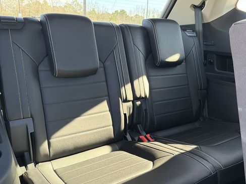 Used 2025 Volkswagen Atlas SEL image 17