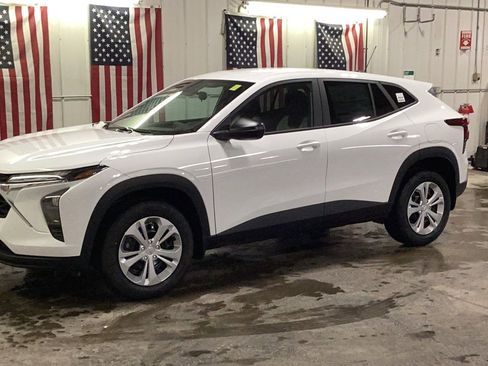 New 2026 Chevrolet Trax LS w/ Driver Confidence Package image 2