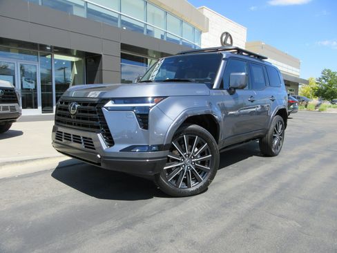 Used 2025 Lexus GX 550 w/ Accessory Package (2T) AWD/4WD image 1