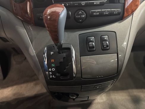 Used 2009 Toyota Sienna XLE Limited image 24