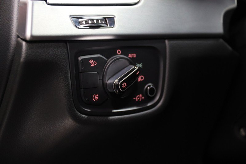 Used 2014 Audi S8 AWD/4WD image 62