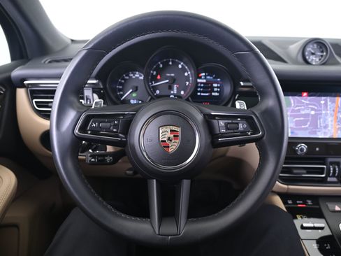 Certified 2024 Porsche Macan image 35