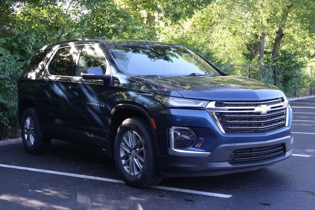 Certified 2023 Chevrolet Traverse LT FWD image 12