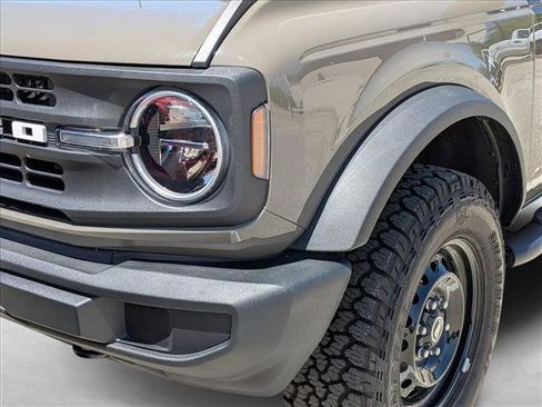 Used 2025 Ford Bronco 4-Door AWD/4WD image 9