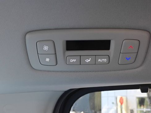 Certified 2025 Kia Carnival EX FWD image 28