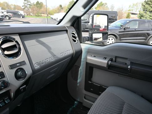 Used 2015 Ford F250 XLT w/ XLT Premium Package image 27