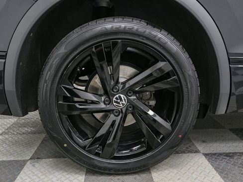 Certified 2024 Volkswagen Tiguan SE R-Line AWD/4WD image 22