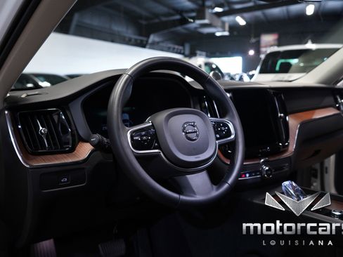 Used 2023 Volvo XC60 B5 Ultimate w/ Protection Package Premier FWD image 25