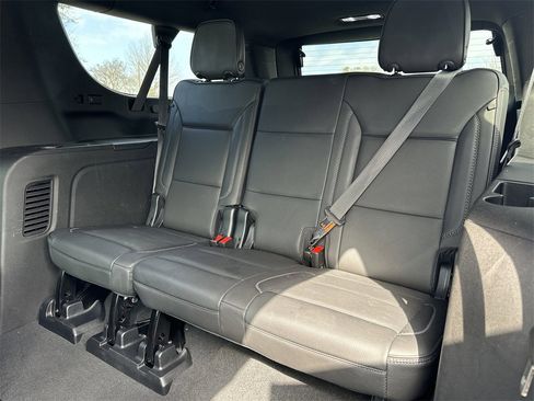 Used 2023 GMC Yukon XL Denali image 15