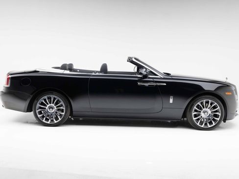 Used 2019 Rolls-Royce Dawn RWD image 13
