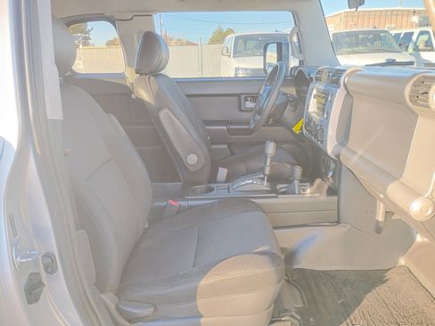 Used 2007 Toyota FJ Cruiser 4WD image 31