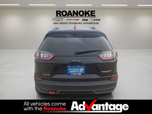 Used 2019 Jeep Cherokee Trailhawk image 8