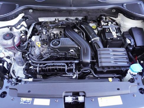 Used 2022 Volkswagen Taos SE image 20