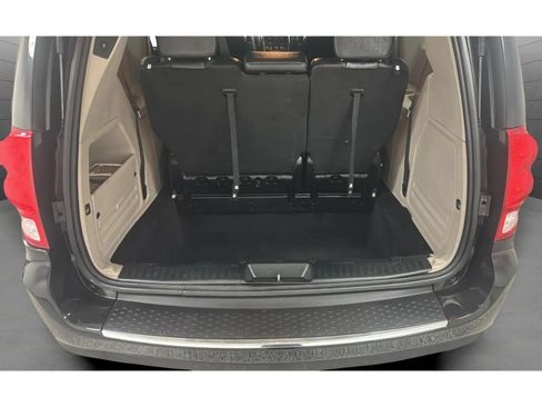 Used 2019 Dodge Grand Caravan SXT FWD image 19