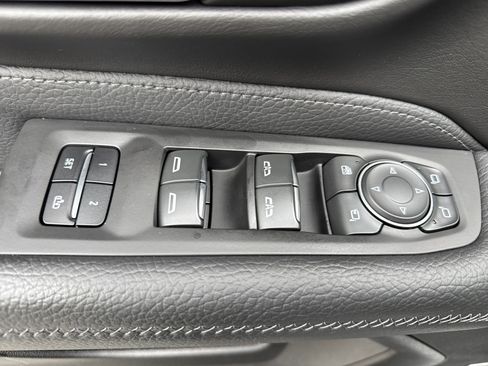Used 2023 GMC Yukon Denali AWD/4WD image 15
