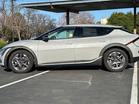 New 2025 Kia EV6 Light image 10