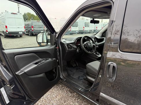 Used 2018 RAM ProMaster City Tradesman image 11