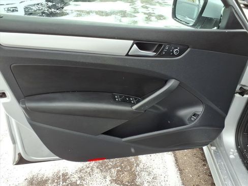 Used 2013 Volkswagen Passat 2.5 SE image 12