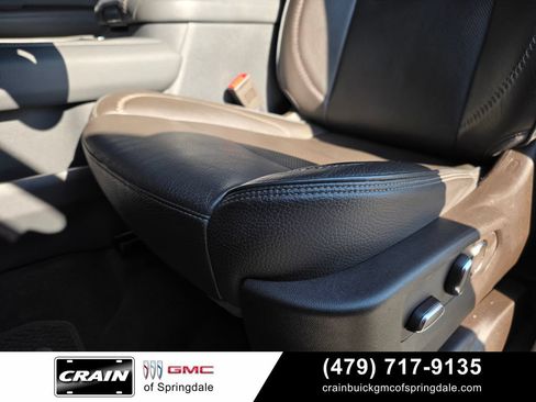 Used 2021 GMC Yukon Denali w/ Denali Premium Package AWD/4WD image 23