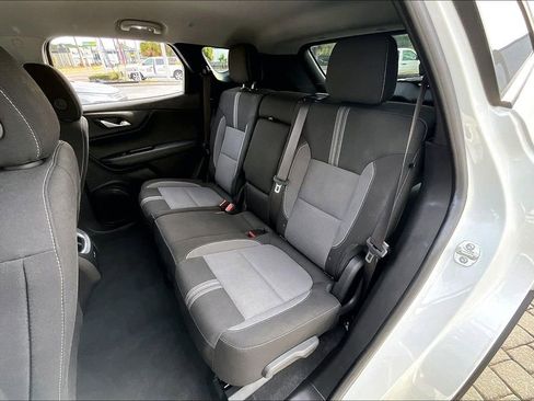 Used 2025 Chevrolet Blazer LT image 21