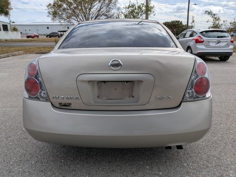 Used 2005 Nissan Altima 2.5 S w/ (S02) Side Airbags Pkg image 5