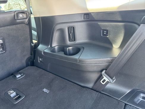 Used 2024 Honda Pilot Touring image 19