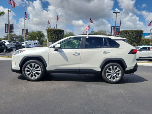 Used 2021 Toyota RAV4 Limited image 7