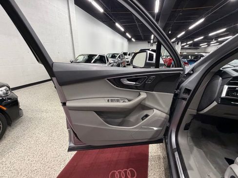 Used 2020 Audi Q7 3.0T Prestige w/ Prestige Package AWD/4WD image 18
