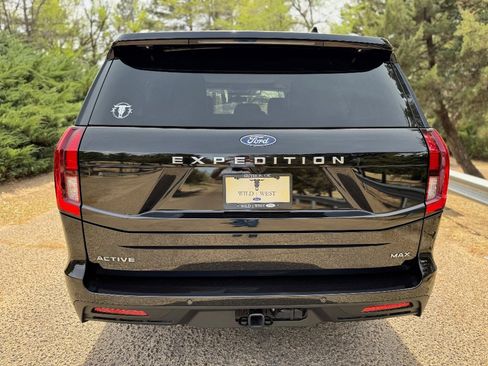 Used 2025 Ford Expedition Max Active AWD/4WD image 6