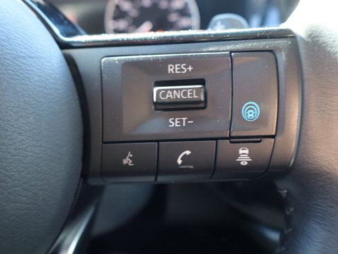 Used 2022 Nissan Pathfinder SL image 18